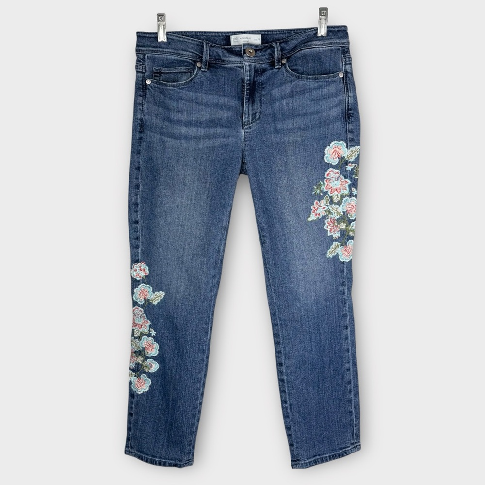 J Jill Floral Embroidered Cropped Straight Leg Jeans 6 mid-rise authentic fit